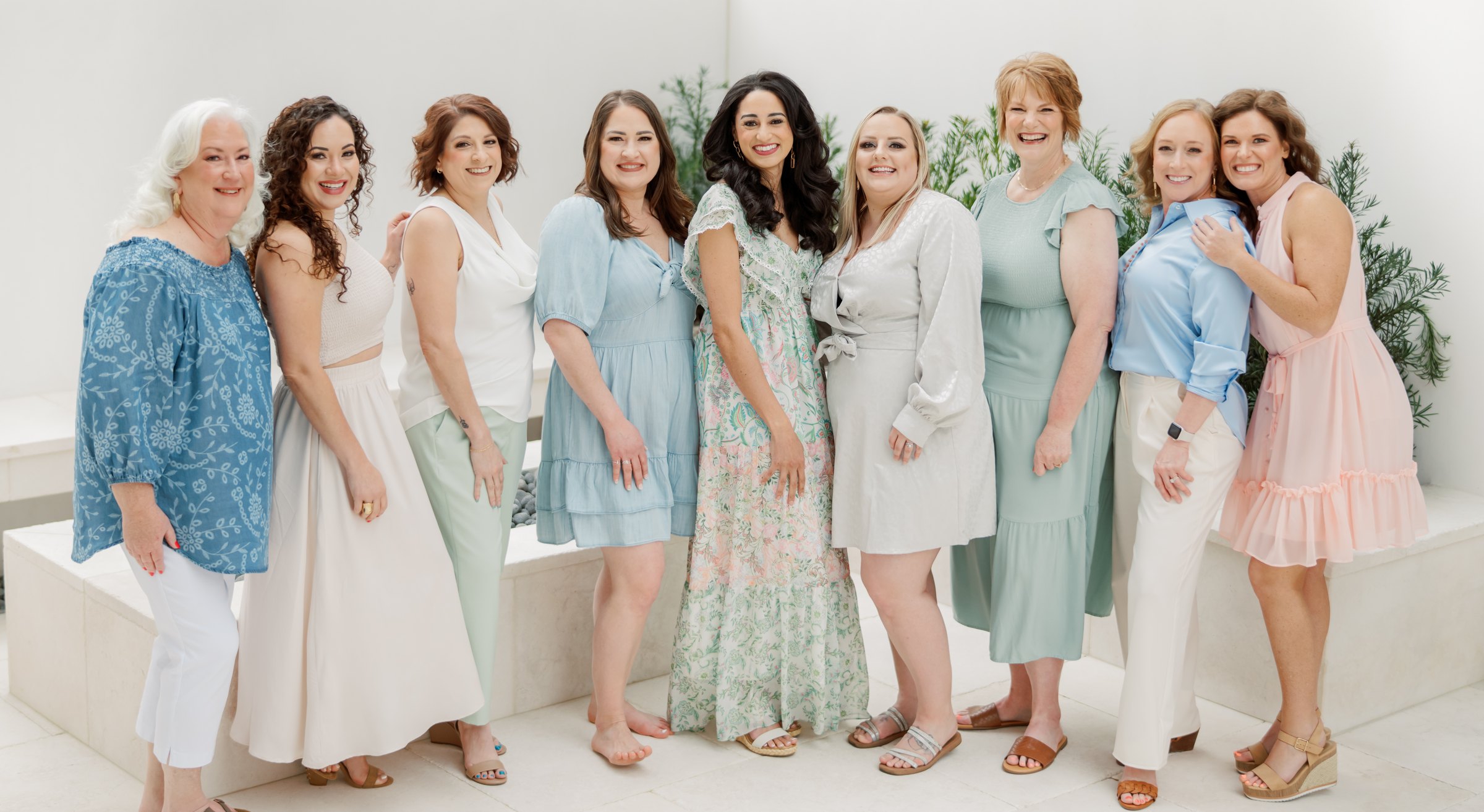 Clients of Macie Renae Coaching together at a Hybrid Experience retreat